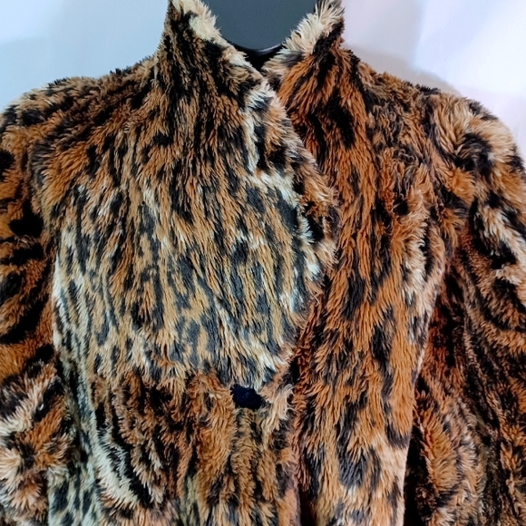 Monterey, Leopard Faux Fur Coat Size 2X, Brown/Black/Cream - Picture 4 of 16